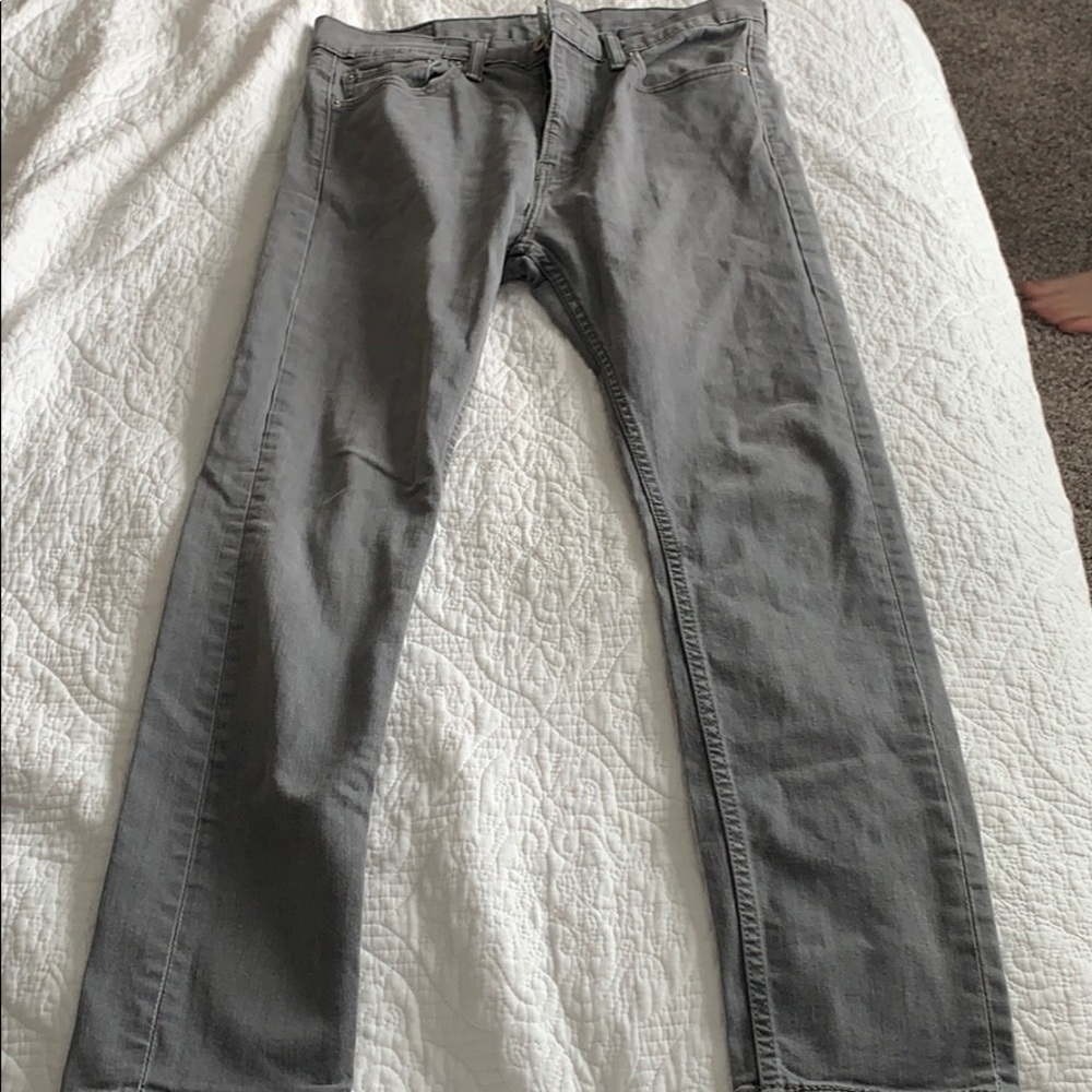 Levi’s Gray distressed skinny jeans